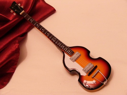 Mini Hoffner Beatles Bass