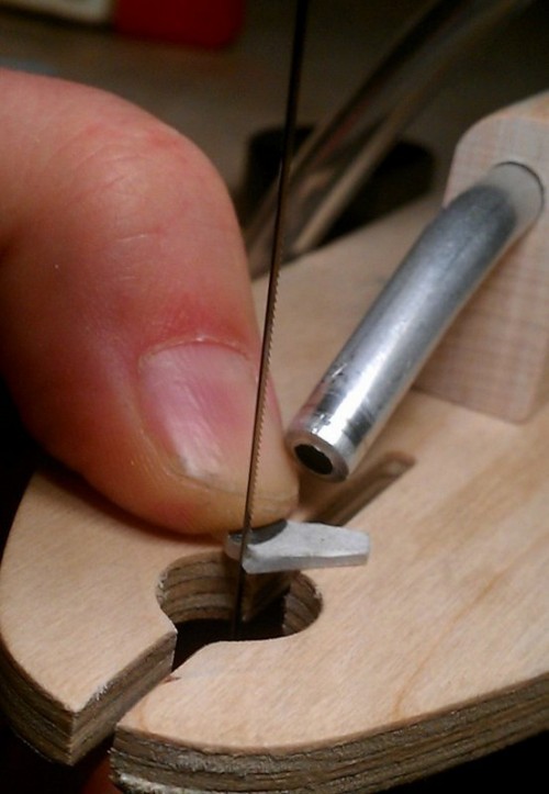 Itt jól látható, mennyire kicsi és milyen nehéz volt stabilan tartani 