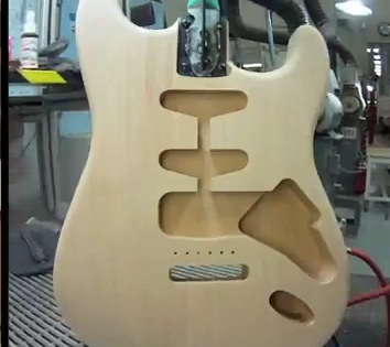 Így készül a Fender Stratocaster